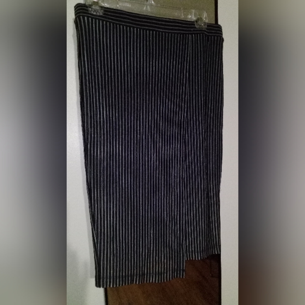 Attention Skirt